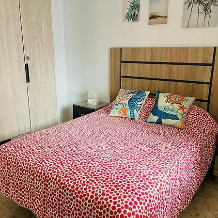 Apartamento junto a la playa en el centro de Conil, con Aire Acondicionado y Wifi Conil De La Frontera Exterior foto