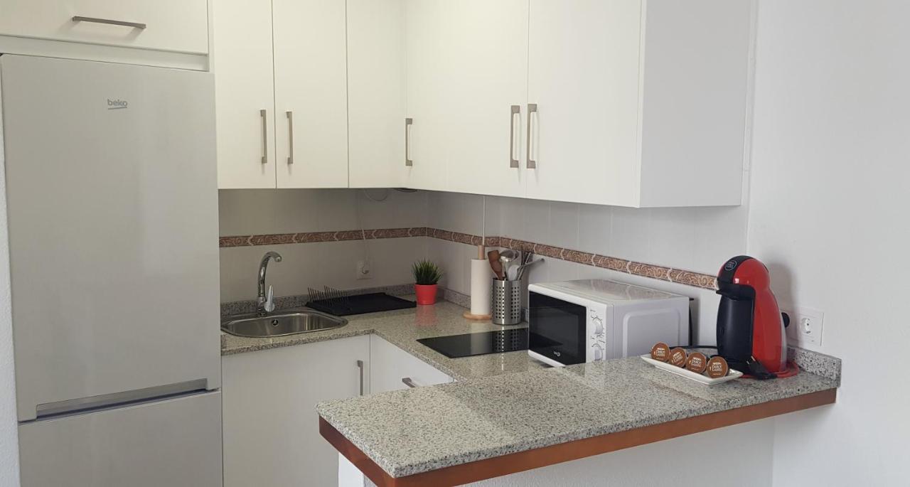 Apartamento junto a la playa en el centro de Conil, con Aire Acondicionado y Wifi Conil De La Frontera Exterior foto